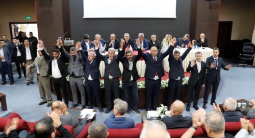 MERKEZ BİRLİĞİ’NİN YENİ BAŞKANI ALİ DEMİR OLDU